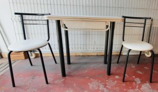 Mesa extensible y 4 sillas