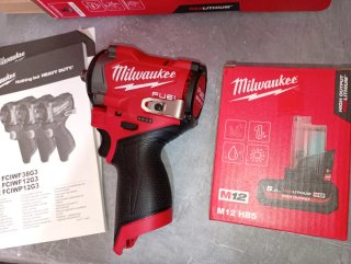 Llave de impacto Milwaukee M12 FUEL 1/2