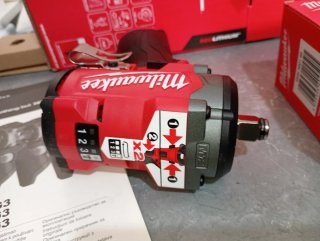 Llave de impacto Milwaukee M12 FUEL 1/2