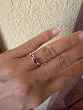 Anillo Oro Blanco Rubí y Diamantes