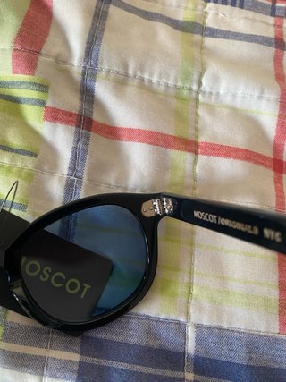 Gafas de sol Moscot negras y azules