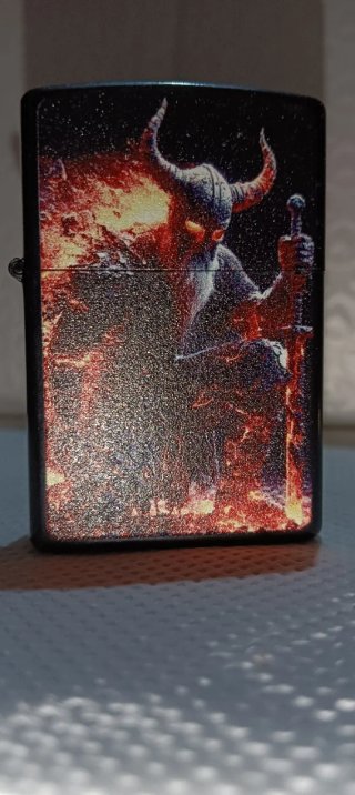 Scegli il tuo design VIP tipo Zippo Serie 014