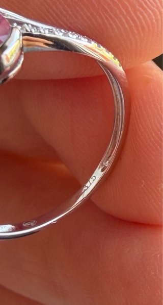 Anillo Oro Blanco Rubí y Diamantes