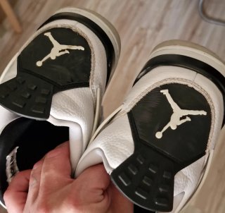 Zapatillas Jordan Air 4 Blancas y Grises