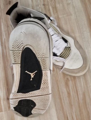 Zapatillas Jordan Air 4 Blancas y Grises