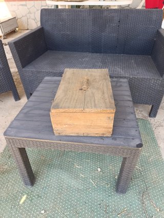 Preciosa Caja de madera antigua con tapa