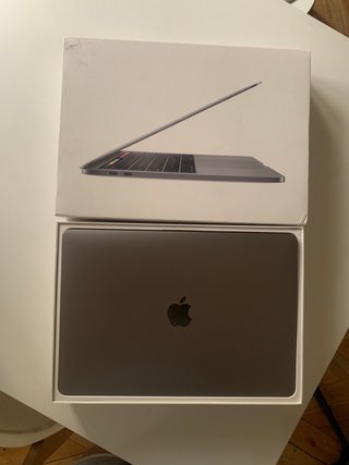 MacBook Pro 13 2019 Space Gray - Sin Uso