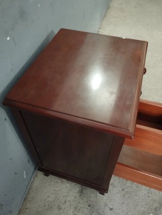 Mesa auxiliar caoba antigua