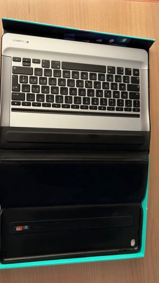Cover con tastiera retroilluminata Logitech CREATE per iPad Pro