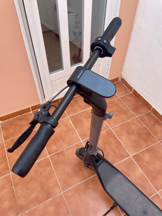 Patinete eléctrico Cecotec con accesorios
