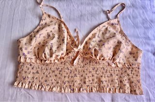 Top floral tirantes amarillo claro y morado