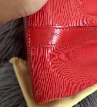 Bolso Louis Vuitton Noe Epi PM Rojo