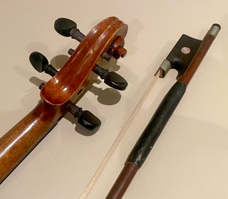Violín 1/2 antiguo con Arco de Madera, 1930-50s