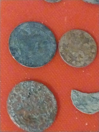 Lotto di monete romane e altre da pulire