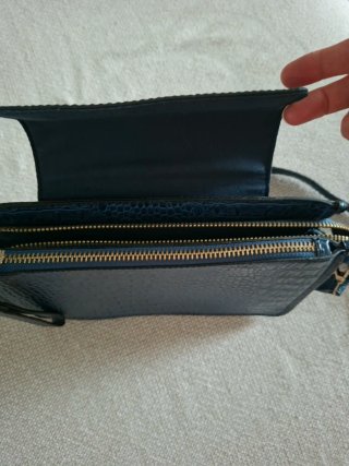 Bolso azul efecto piel cocodrilo