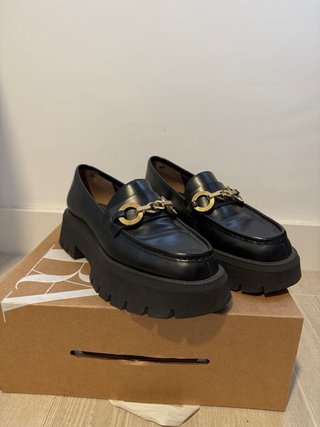 Mocasines de mujer de Zara color negros talla 41