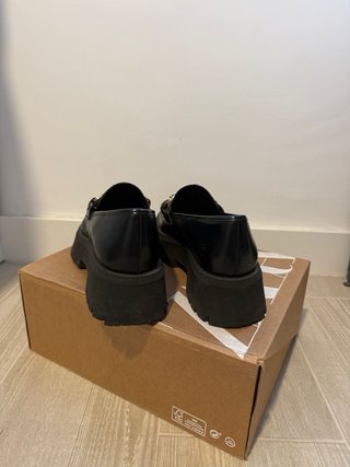 Mocasines de mujer de Zara color negros talla 41