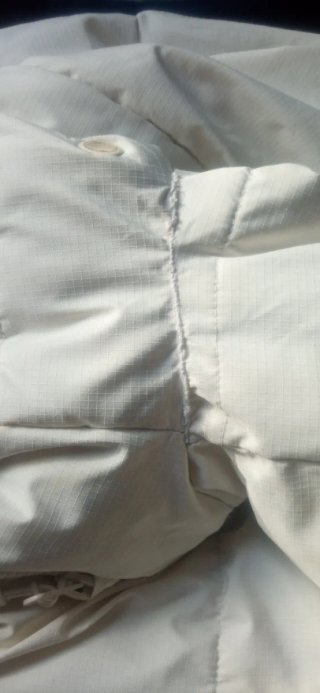 Plumífero Zara Blanco con Capucha