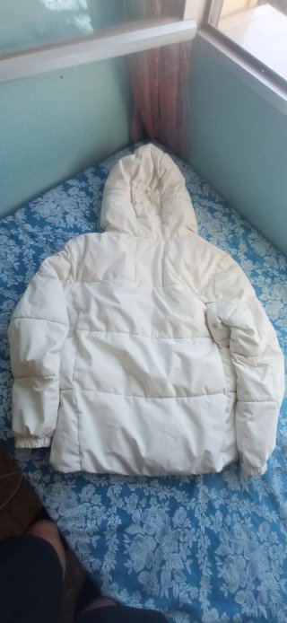 Plumífero Zara Blanco con Capucha
