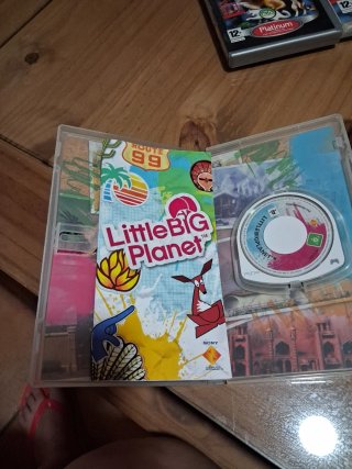 4 Juegos PSP: Los Sims 2, LittleBigPlanet, Animalz