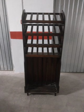 Mueble botellero de madera