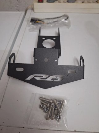 Portamatriculas Yamaha R6 (2006+)