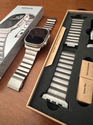 Dos Correas Nomad Titanio para Apple Watch