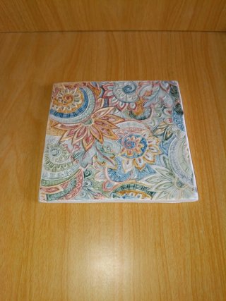 Baldosa cerámica decorada estilo mandala