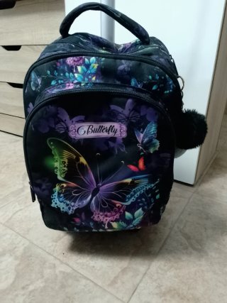 Mochila escolar con ruedas y estampado