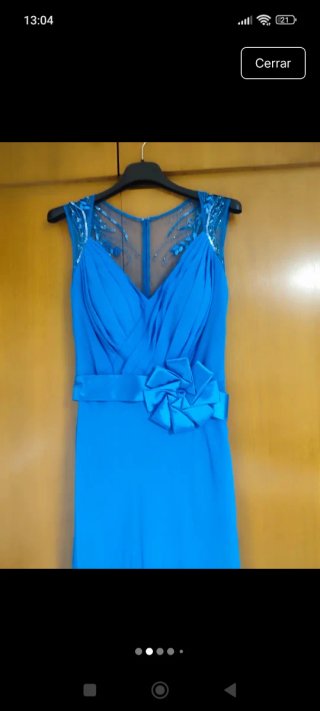 Vestido Pronovias azul con chal