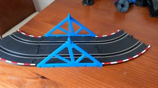 Scalextric Compact 1:43 y Ninco WRC set puente