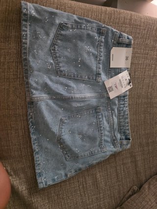 Falda vaquera Bershka con pedrería Talla S