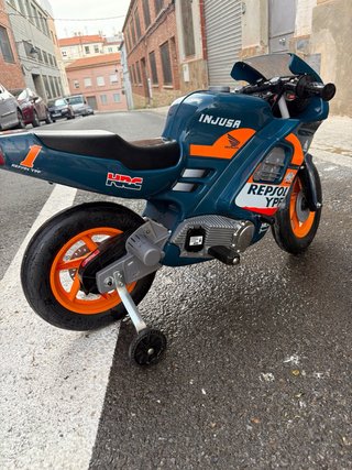 Moto a batería infantil Repsol Honda, con cargador