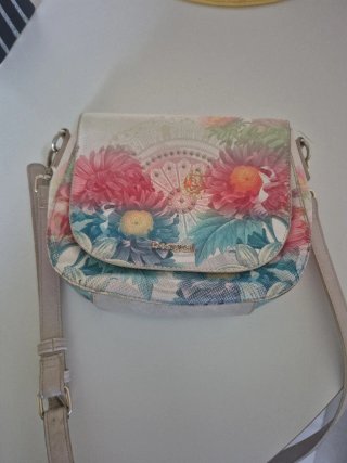 Bolso Desigual floral beige y multicolor