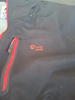 Cazadora Neakpeak Negra Talla XL