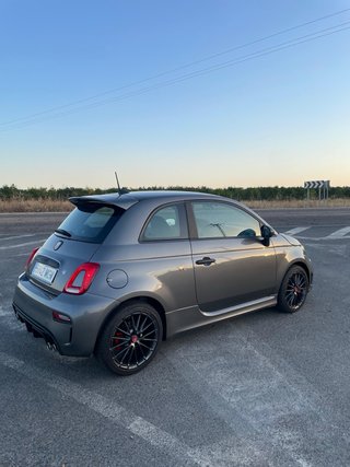 Abarth 695 2023