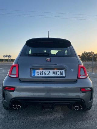 Abarth 695 2023
