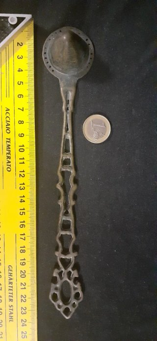 Apagavelas inglés victoriano antiguo de bronce.