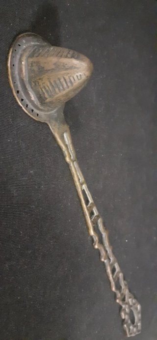 Apagavelas inglés victoriano antiguo de bronce.