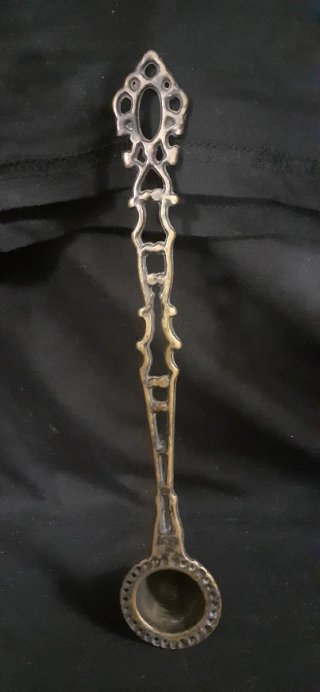 Apagavelas inglés victoriano antiguo de bronce.