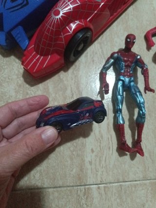 Coches Spiderman y Figuras