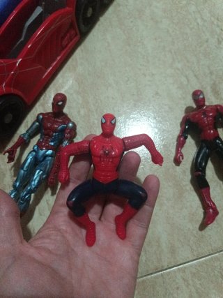 Coches Spiderman y Figuras