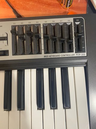 Controlador MIDI Edirol PCR-300
