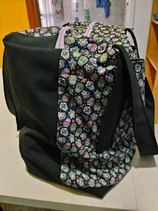 Bolso de viaje estampado calaveras