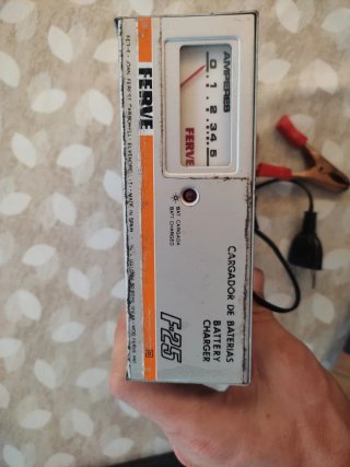 Cargador de Baterías FERVE F-25