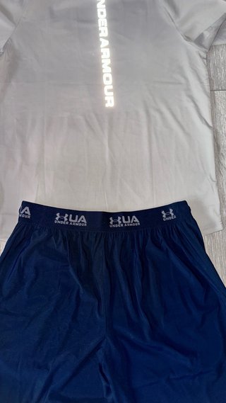 Completo sportivo Under Armour grigio e nero