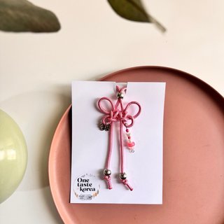 Charm mariposa inspirado en BTS (rosa)