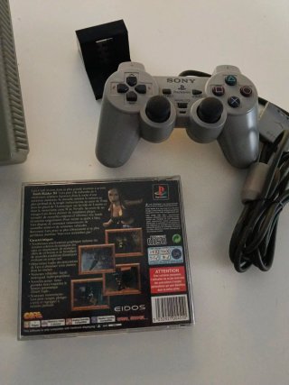 Consola Sony PlayStation 1 + Mando + Tomb Raider 3