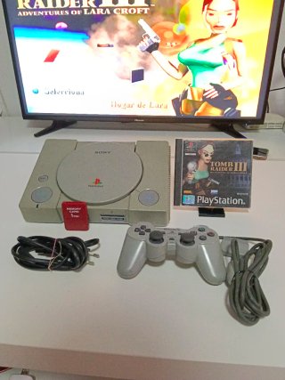 Consola Sony PlayStation 1 + Mando + Tomb Raider 3