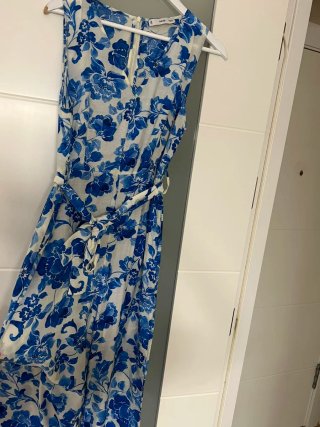 Mono largo floral azul y blanco
